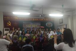 Gặp mặt giữa thầy giáo, cô giáo nhà trường với cựu học sinh khóa 1997-2000