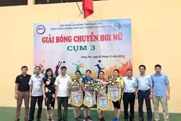 ĐỘI BÓNG CHUYỀN HƠI NỮ TRƯỜNG THPT MỸ HÀO THAM DỰ GIẢI BÓNG CHUYỀN HƠI NỮ DO CÔNG ĐOÀN NGÀNH GIÁO DỤC VÀ ĐÀO TẠO HƯNG YÊN TỔ CHỨC