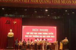 HỌC SINH TRƯỜNG THPT MỸ HÀO THAM DỰ HỘI NGHỊ GẶP MẶT HỌC SINH TRÚNG TUYỂN VÀO CÁC TRƯỜNG ĐẠI HỌC NĂM 2022