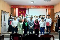 CÔNG TY DORCO VINA TRAO TẶNG HỌC BỔNG CHO CÁC EM HỌC SINH CÓ THÀNH TÍCH HỌC TẬP TỐT CỦA TRƯỜNG THPT MỸ HÀO